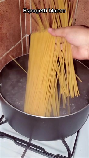 ✨️ Loren ✨️ (@lorenhernandez27)’s videos with Toketeo - Ghetto Kids & Kenia Os & Malo