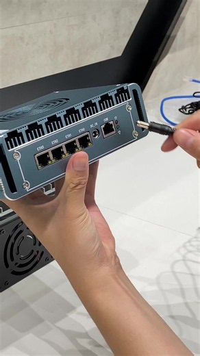 Hoy te muestro algunas de las herramientas que están revolucionando la gestión de dispositivos a gran escala. Desde BoxPhone hasta routers especializados y sistemas para administrar conexiones de forma eficiente. Si quieres aprender más sobre automatización, infraestructura, proxies, IPs y cómo empezar desde cero, deja tu comentario y sígueme para más contenido. #BoxPhone #genrouter #genfarmer #boxphonefarm #crecerentiktok