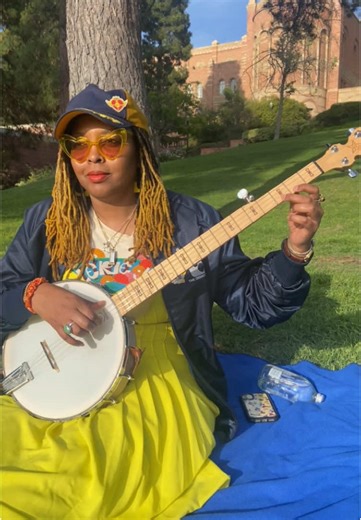 Banjo Buddies Unite at Biscuits and Banjos Fest