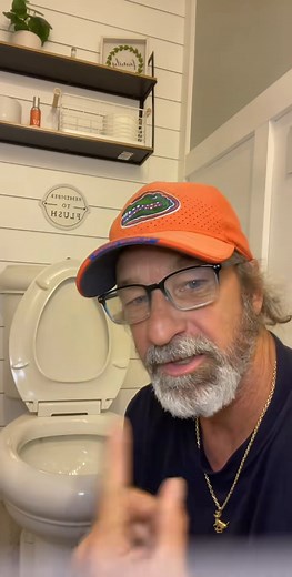 524K views · 17K reactions | Toilet cleaning hack #jmg8tor #lifehacks #hacklife #DIY #tips #fyp #foryou #reels #virals | Taco react | Facebook