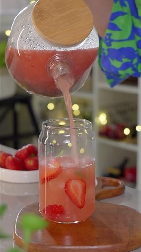 Too hot for regular tea? Make this strawberry iced tea instead. #icedtea