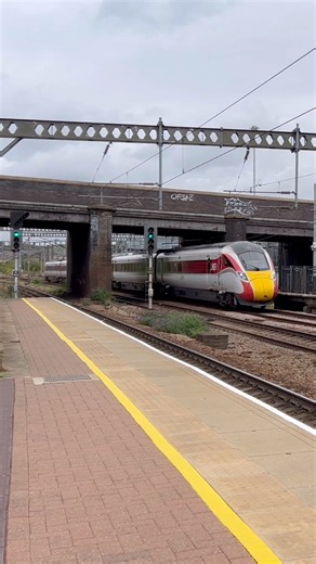 LNER Azuma 800201 - Alexandra Palace 02/09/26 #lner #azuma #class800 #trainspottinguk #uktrains