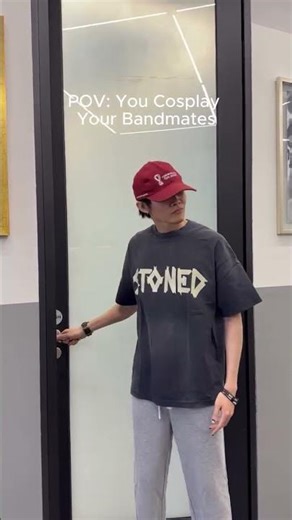 Fit check gone wrong or gone right?😂 Go and stream Seperti Dulu lyric video on ‪@InsomniacksMY‬.