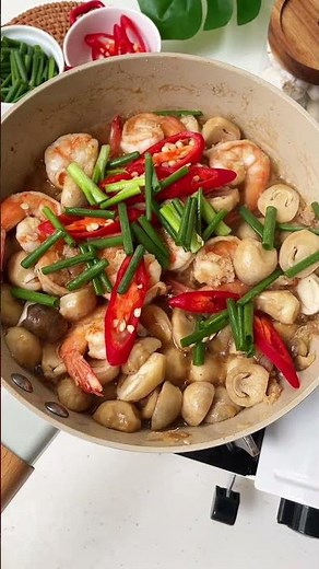 This easy-to-make dish, stir-fried straw mushrooms with oyster sauce and shrimp, requires few ing...