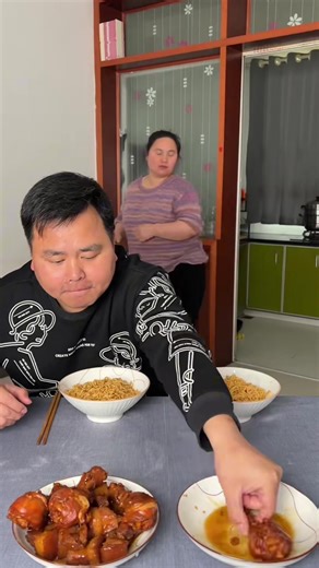 papapa (@qewsgbsmaqd)’s videos with original sound - papapa