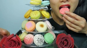 ❤️SAS❤️ on Instagram: "ASMR EATING SOUNDS. Delicious Macaron! Who likes Macaron? 🙋🏻‍♀️ link in bio👆🏻. #asmr #asmrfood #dessert #macarons #frenchmacarons #sweettooth #youtube #letseat #dessert #sogood #eatingsounds #tooprettytoeat"