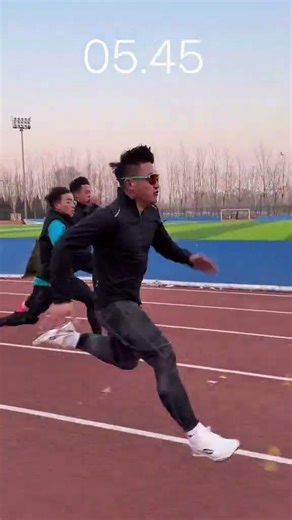 30-year-old coach vs. 18-year-old student Winter 100-meter training#Track and