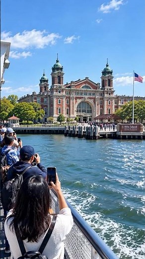 The Island That Welcomed 12 Million Immigrants 🇺🇸 | Ellis Island Ferry View