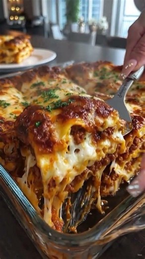 The secret to the ultimate cheesy homemade lasagna 🤤 #cooking