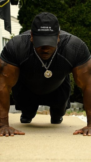 60 Second Docs on Instagram: "Army veteran Andre Rush @realchefrush took the 22 Push-Up Challenge to another level — doing 2,222 push-ups daily to raise awareness for the high rate of suicide among U.S. military vets. Using fitness and cooking to help with his PTSD, Rush — a former White House Chef for four administrations — works to dispel the stigma around mental health in the military. #ptsd #veteran #veteranshelpingveterans #mentalhealth #22PushupChallenge"