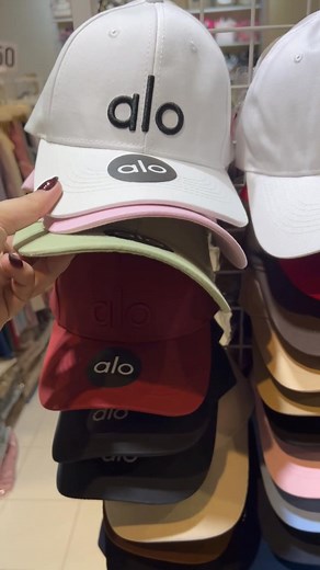 What you see is what you get caps! ✨ Inspired lang sila lol 499 lang to guys! Nov 22 ETA ☺️ Mine sa comment or sasakalin? Chs! Haha! | Galang Straw