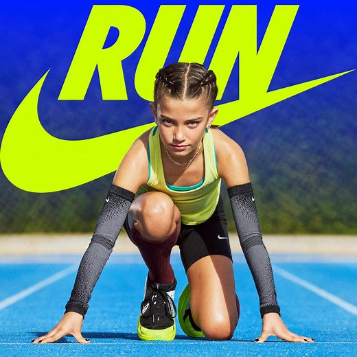 It’s full speed ahead—the Kids’ Sonic Fly bursts with energy to power their every stride. | Nike