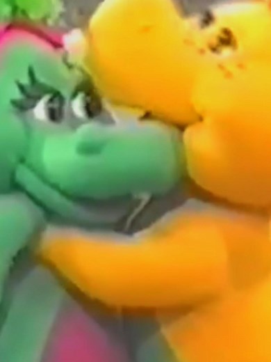 Looks like BJ hit his limit on set while filming WHAT A WORLD WE SHARE—and Baby Bop might need to call her agent ASAP! 🤣📞 Of course, it’s all in good fun behind the scenes, but this blooper is absolutely HILARIOUS! — Source courtesy of aviators99 — #Barney #BarneyTheDinosaur #Icon #BFF #Throwback #BehindTheScenes #Bloopers #Outtakes #Funny #BJ #BabyBop#Strangle #SiblingsBeLike #Agent #OutofCharacter #Clip #ILoveYouYouLoveMe #Childhood #Nostalgia #Generations #Toddlers #Kids #Parents #Love #Fan
