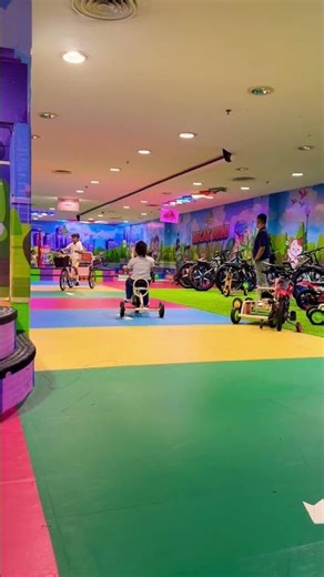 Naik sepeda roda tiga muter muter #shorts