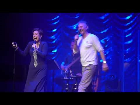 Lea Salonga and Simon Bowman perform A Whole New World from Aladdin