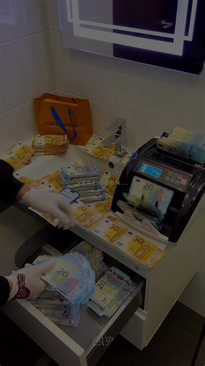 Unlocking the Secrets of a Luxury Lifestyle