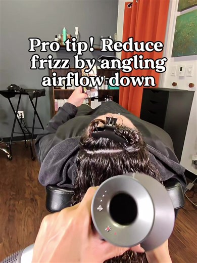 Learned this from @gossipshair , she also recommends using a second diffuser instead of your hand to lift the curls up! Thanks girl! #curlyhairdontcare #curlyhair #curlyhairtips