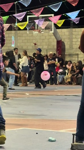 Baile Divertido con Humor en TikTok