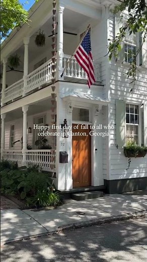 My Fall Bucket List in Canton, GA ↓☕ Copper Coin Coffee in Woodstock for a chai latte🍴 Downtown