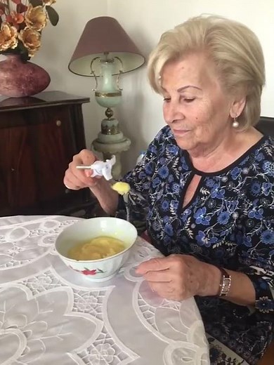 Cuillère anti-tremblements EliSpoon - Aide à la prise de repas en cas de difficultés de préhension