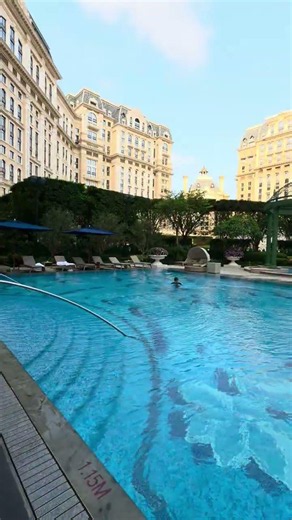 Grand Lisboa Palace Macau Hotel Swimming Pool