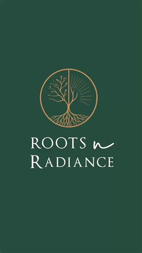 Do you know the texture of your loose hair affects the outcome of your locs? Not just texture but density too. Two different head of locs may have the same number of locs but look different. How do you get your desired outcome? ✨ Ensure you have a consultation before starting your locs and go along with an inspiration picture ✨Discuss properly with your loctitian and make sure you have an accurate understanding of the kind of locs you’re about to get ✨Be patient during the process, it would take