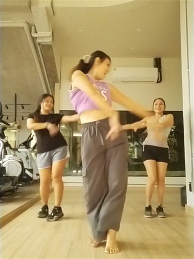 #🥰🥰🥰🥰❤️❤️❤️ #fypシ #atgymworkout dance 🩰😁