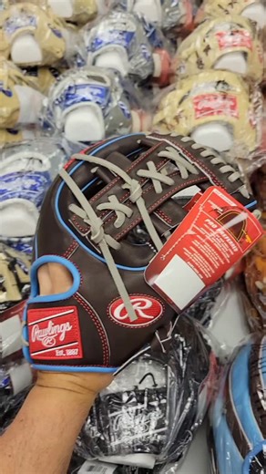The Rawlings Pro Preferred PROS314-32MO 11.50" available now at Apollosports.com #GetYours today ⚾️🔥 . . #ApolloSports #Baseball #BaseballSeason #BaseballisLife #BaseballLife #BaseballGlove #BaseballGloves #Rawlings #ProPreferred | Apollosports.com