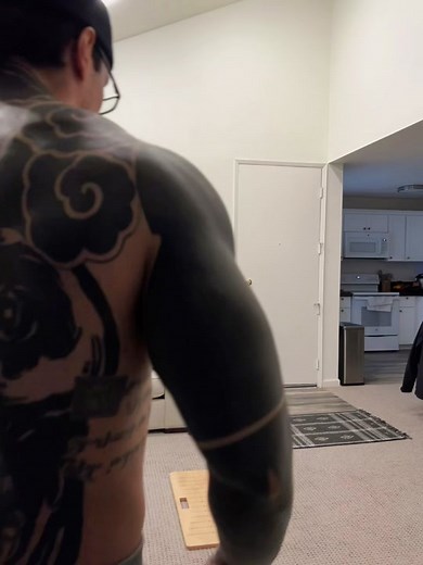 Shoulder Prep: FTW Handstand Shrugs and Straddle Alt. Shoulder Taps