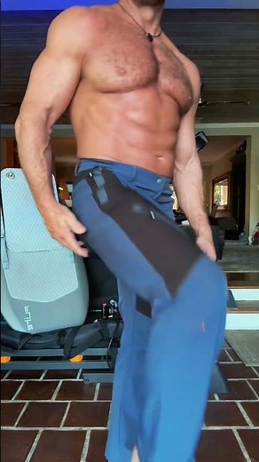 Stay protected from the cold with these men’s insulated waterproof pants