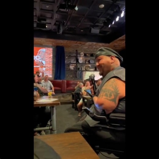 Disabled Comedian Performs LIVE In the Crowd David Schneider Comedy #comedy #live #standupcomedy