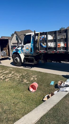 Plaster Day in Belle Chasse to finish up this beautiful pool and hotub combo! www.bellaaquapoolsandspas.com 📲 504 377 6224 #photochallenge #BackyardOasis #bellaaquapoolsandspas #LuxuryLiving #hotub #louisiana #pool | Ross Couvillion