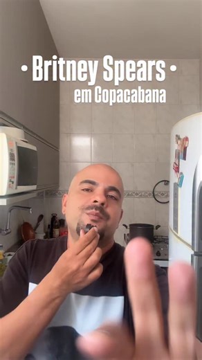 tirreis on Instagram: "Britney Spears em Copacabana #reels #britneyspears #todomundonorio #copacabana"