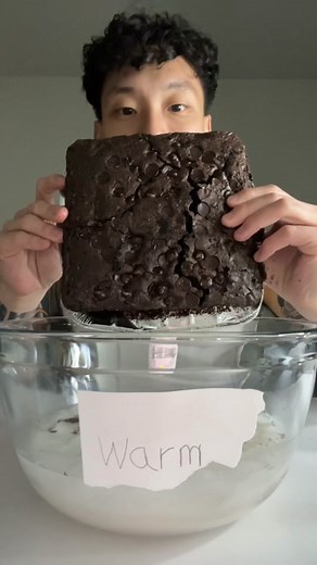 Yall saw the sign #pizzahut #brownies #pizzahutbrownie #eating #foodie #asmr #mukbang #mukbangeatingshow #fyp