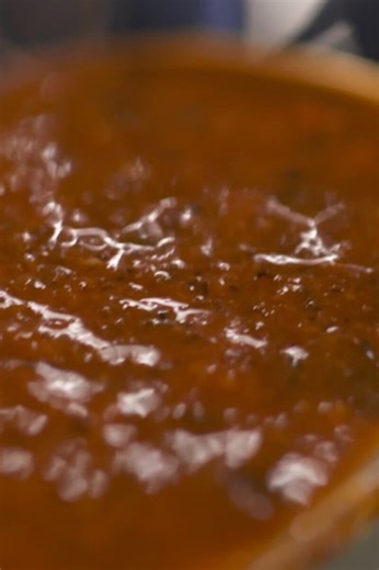 Rica salsa de chile guajillo con tomate y comino