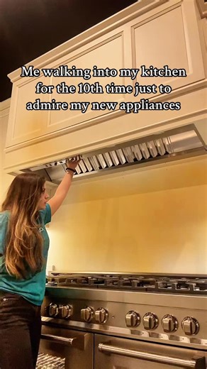 New year, new kitchen upgrades 🥂 Upgrading your appliances now is an easy way to refresh your space and start the year strong. Elevate your kitchen today through the link in bio 👆 #prolinerangehoods #newyearupgrade #kitchenrefresh #kitchenupgrade #2026 | ProLine Range Hoods