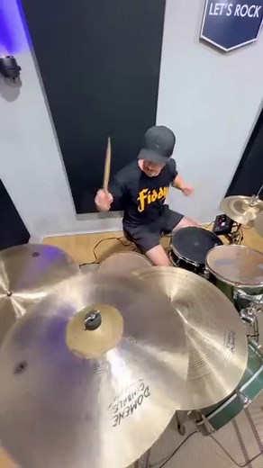 Foo Fighters - I’ll Stick Around