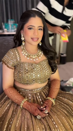 Shriya Pardal on Instagram: "For her sangeet, I wanted @jn_sakshi to feel like herself, only softer, warmer, and glowing from within. We kept the skin fresh and luminous, letting her natural beauty lead, with gently sculpted eyes and flushed cheeks that catch the light when she smiles. Outfit: @vvanivats . #makeupbyshriyapardalsingh #jaipur #weddingsofindia #indianwedding #indianbride #shriyapardalbride bridesofinsta #teachersofinstagram #mua #makeupartist #makeupwedding #weddinglook #daybride #