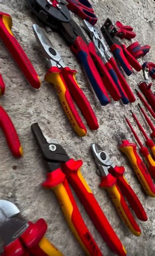 KNIPEX on Instagram: "Strong results on the jobsite start with the right tools. That’s why @grupo.icse makes no compromises when choosing their equipment and gives you a look at some of the tools they rely on every day. Whether it’s diagonal cutters or a crimping tool, precision, durability, and comfort make a difference on every task. Want to show your own tool lineup? Post it and tag us! #knipex #germantools #handtools #handtools #toollove #toolcollection #construciontools #electricians"