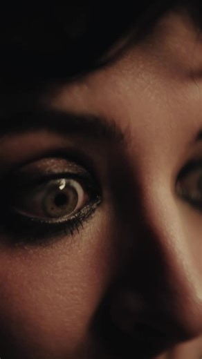 Scharfer Bun, scharfe Panade und richtig viel scharfe Sauce! Probier den neuen Zinger Dunked!