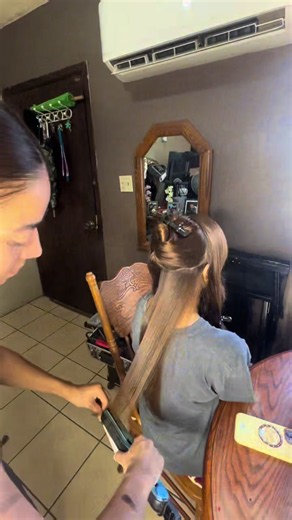Peinado de XV años para pelo lacio: ideas fáciles y elegantes