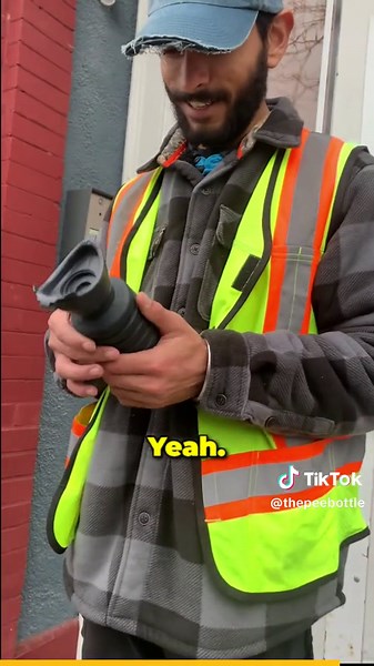 I gifted pee bottles to amazon drivers... they loved it! #peesport