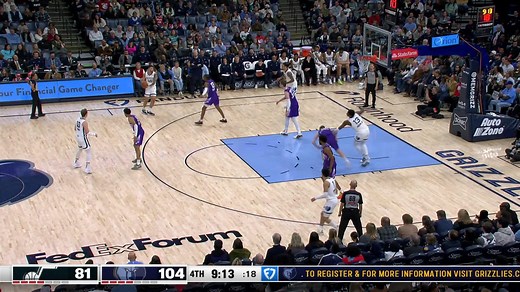 Brandon Carke with the dish to Jaren Jackson Jr. for three