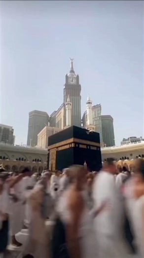 A million hearts, one direction. #shorts #shortsfeed #makkah #kaba