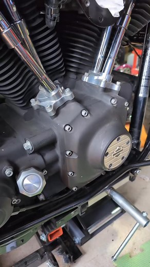 Harley Engine Brightener is the real deal. want to get your black engine looking as close to new that fresh new look as possible? mine is an 09 Dyna and its worked a treat. highly recommend! #harley #harleylife #harleyridersuk #harleydavidsonuk #dyna #torquemonsters #torquemonstersuk #spitshine #blacker #backinblack | Engine Cleaning Motorcycle