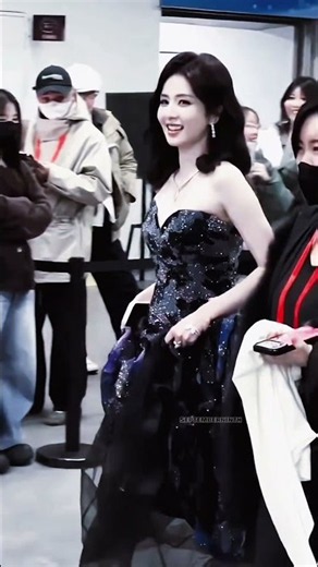 This is what pure authority looks like 😍#OnlyForLove #以爱为营 #bailu #dylanwang