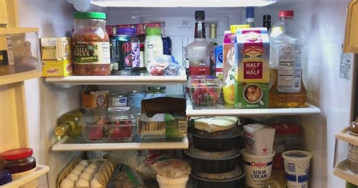 How long is food good for in the fridge and freezer during a power outage?