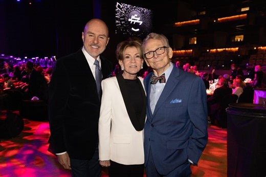 Bernadette Peters performs with The Desert Symphony, wows audience