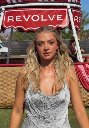 “Let’s do a lap.” @Revolve 🌴🩶✨🦋 Taking the long route because not enough people saw my outfit. . . . #revolvefestival #revolveambassador #festivaloutfits #festivalstyle #musicfestival