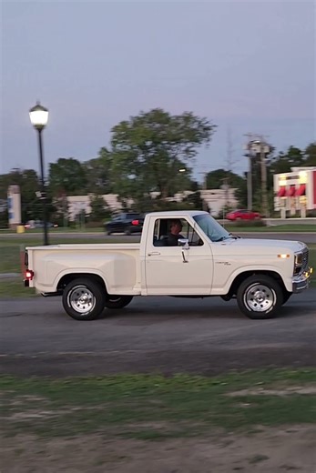 1980 FORD Stepside!! #truck #white #1980s #bikerlife #fordmotorcompany #countrymusic #f150